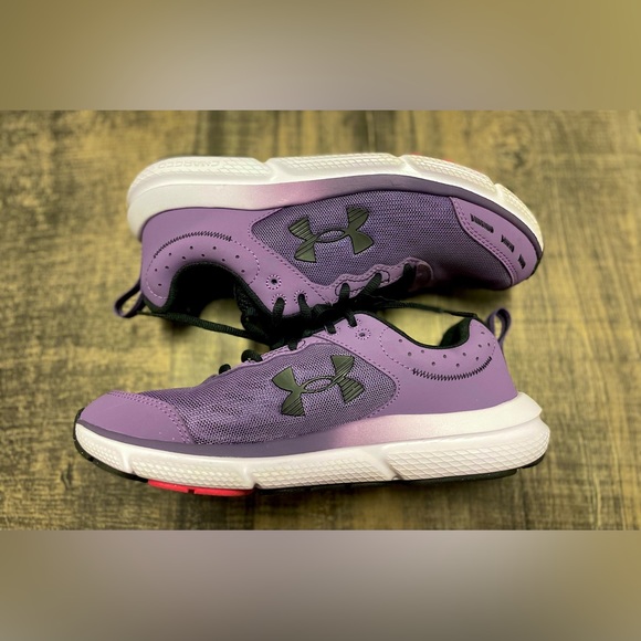 Under Armour Women’s Size 8.5 Running Shoes - Picture 2 of 7